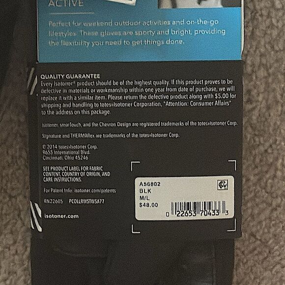 Isotoner Women’s Signature Active Smart Touch Gloves! - Picture 3 of 5